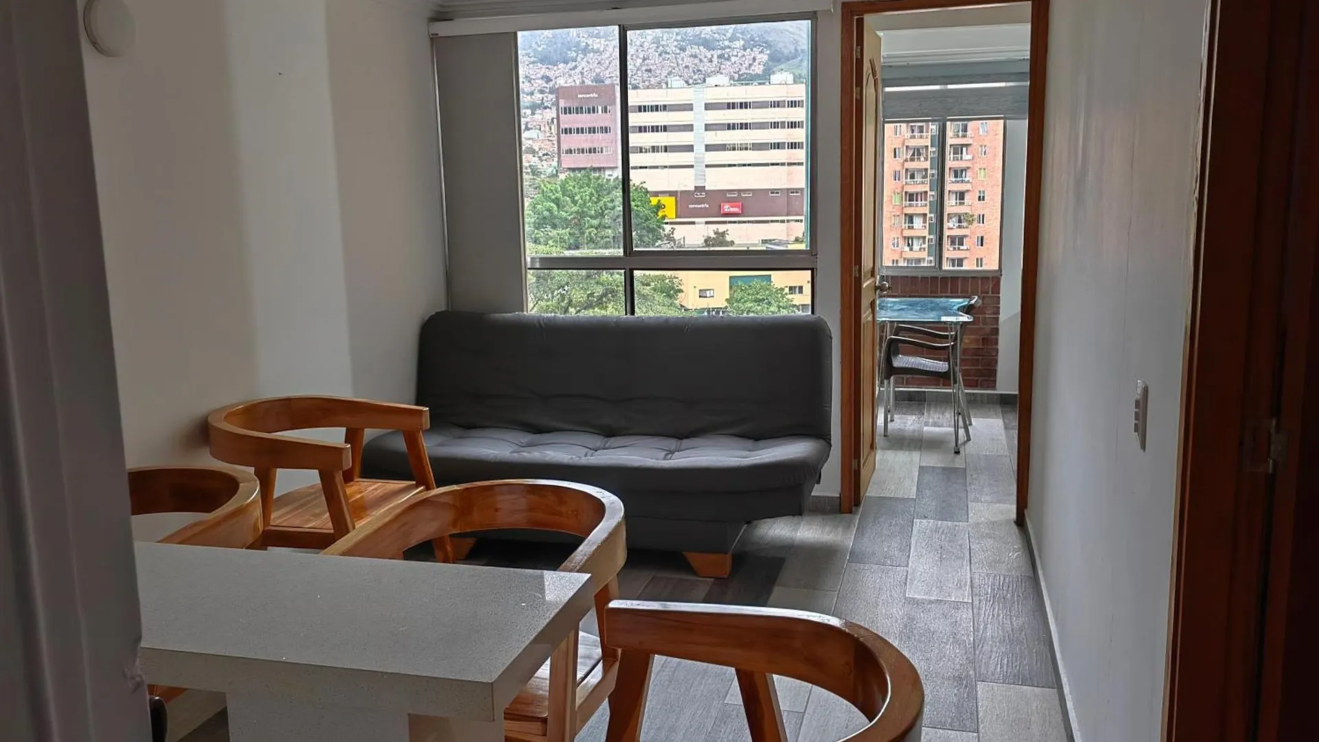 Apartamento Cerca A La Estacion Hospital Medellin Colombia